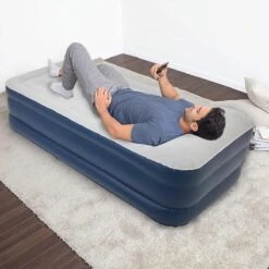 LifeGoods Luchtbed - 1 Persoons - Met Ingebouwde Pomp - Incl. Draagtas En Reparatiekit -Intex Deals Winkel 1200x1200 433