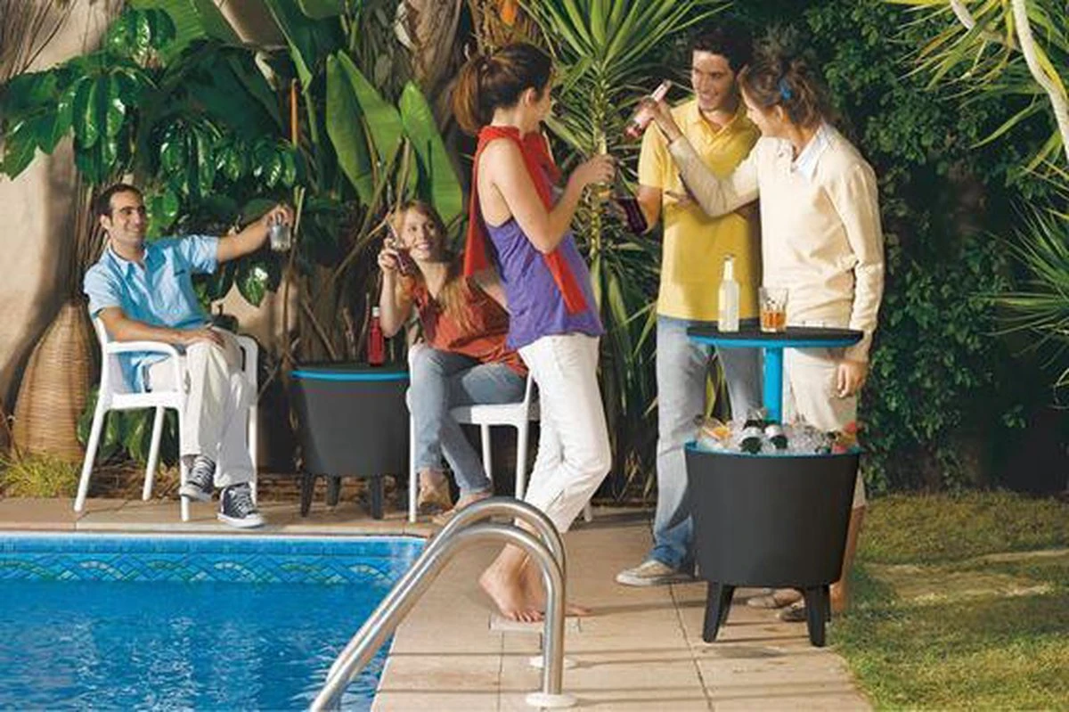 Keter Coolbar Partytafel – 49,5x49,5x57cm - Antraciet 6 Keter Coolbar Partytafel – 49,5x49,5x57cm - Antraciet - Afbeelding 6